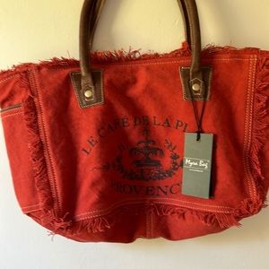 Myra bag in carroty orange